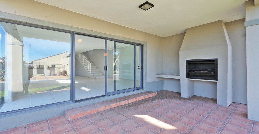 3 Bedroom Property for Sale in Plattekloof Western Cape
